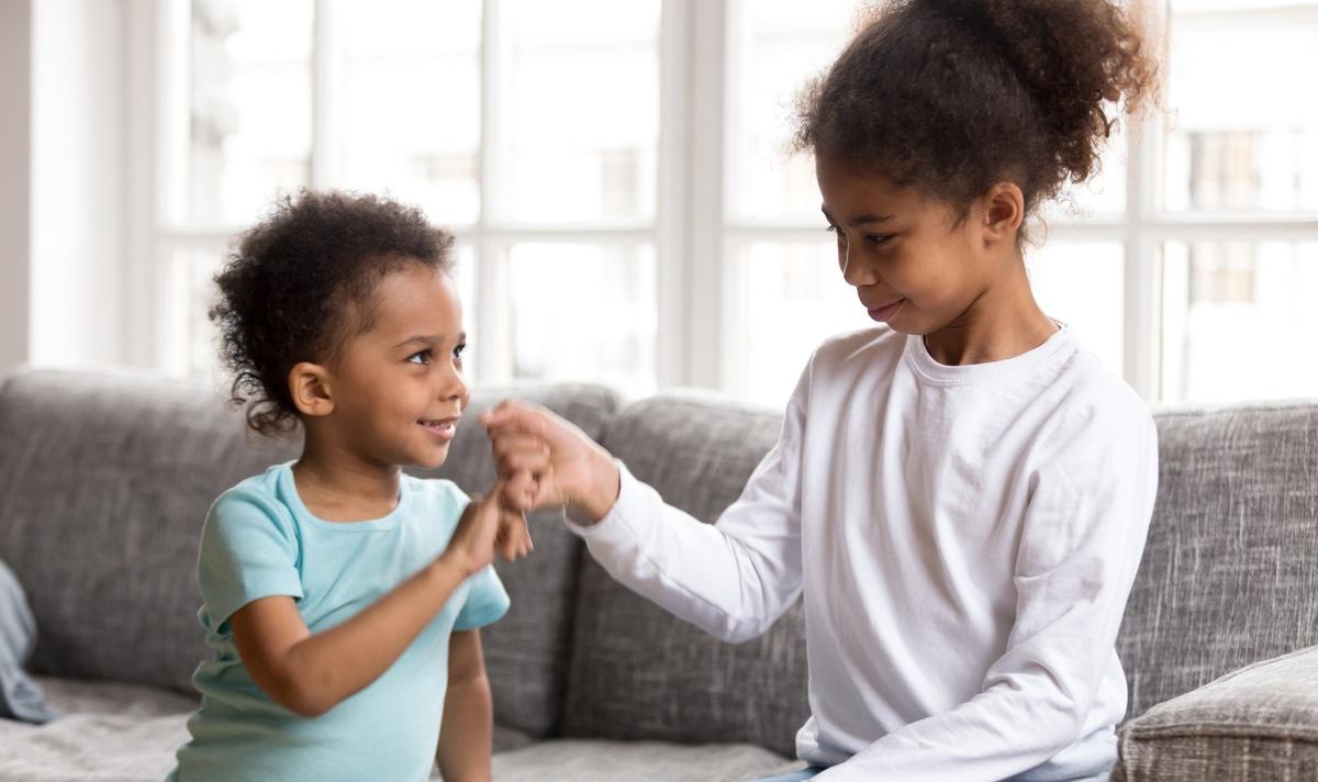 5 Steps to Teaching Kids to Say I'm Sorry | Parenting Tips & Advice | PBS KIDS  for Parents