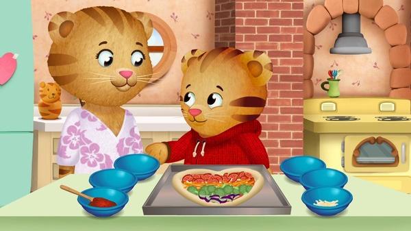Image of Daniel Tiger and Mom Tiger making pizza.