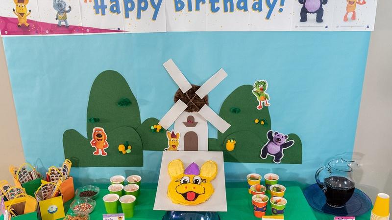 Tablescape from Donkey Hodie birthday party.
