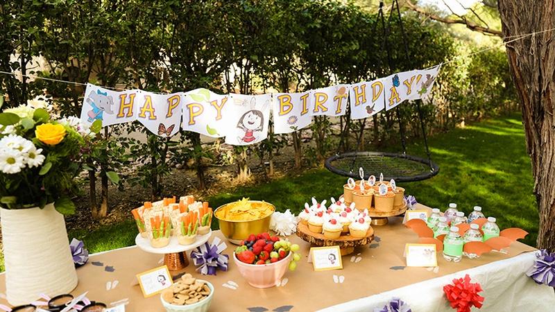 Tablescape from Elinor Wonders Why birthday party.