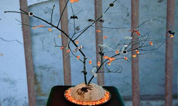 Image of DIY Spooky Tree