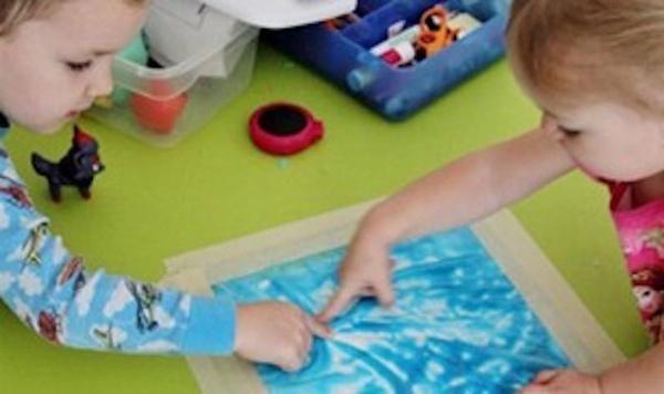 Image of mess-free art feature.