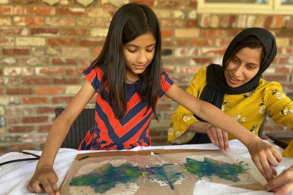 Explore the Northern Lights just like Molly and her friends by researching interesting facts, exploring a map and making your own Northern Lights window art with melted crayons.