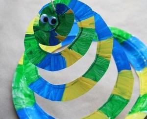 Wild Kratts birthday party paper plate snakes