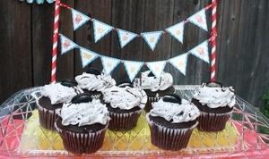 Daniel Tiger birthday party cupcake display