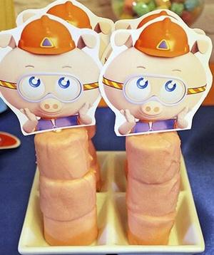 Super Why birthday party Alpha Pig Marshmallow Pops