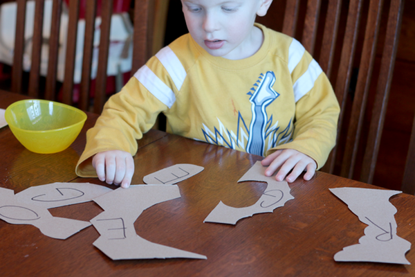 Image of make your own name puzzle activity
